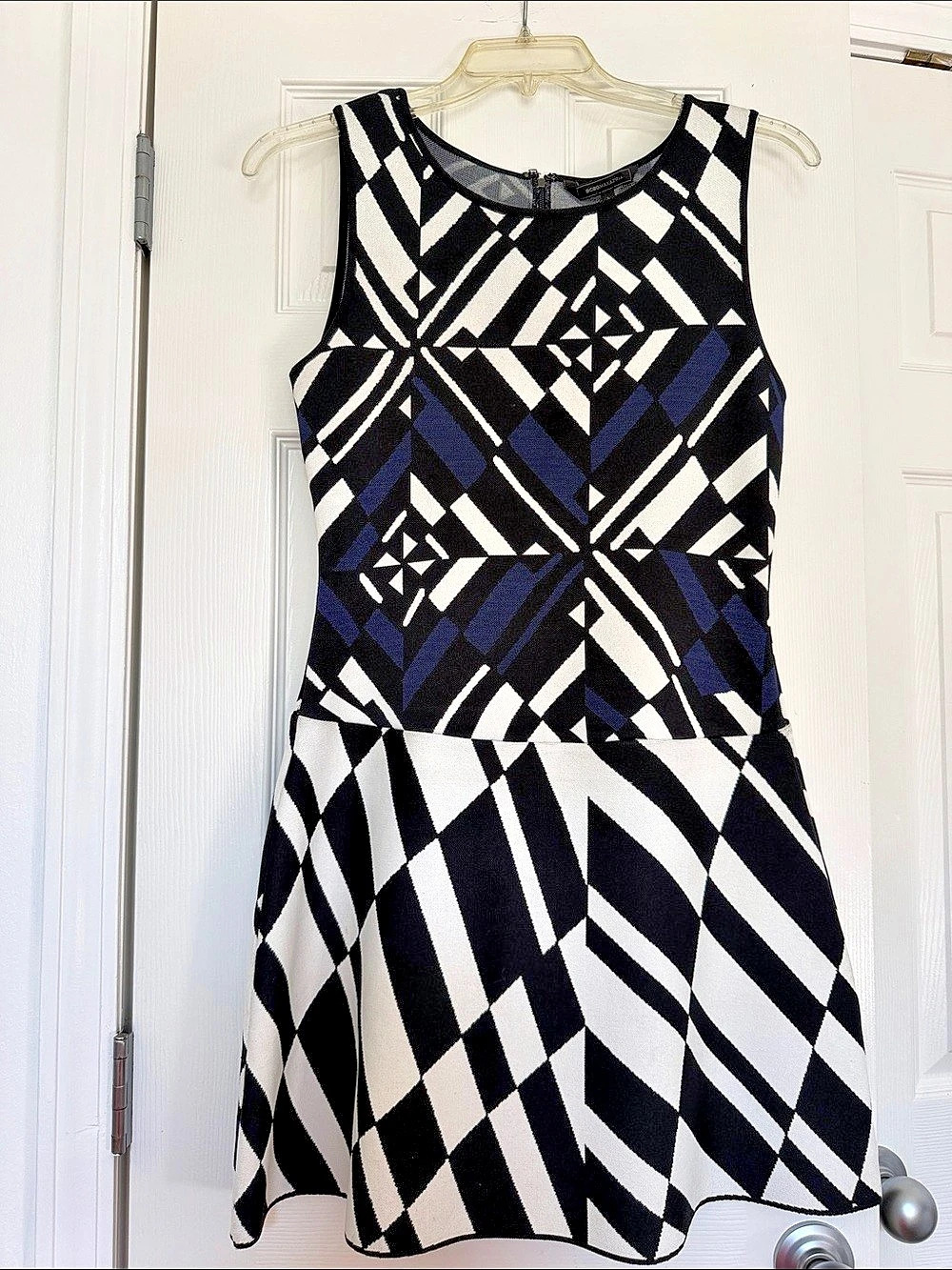 BCBGMAXAZRIA Wilma Dress Geometric Mini in Black & White